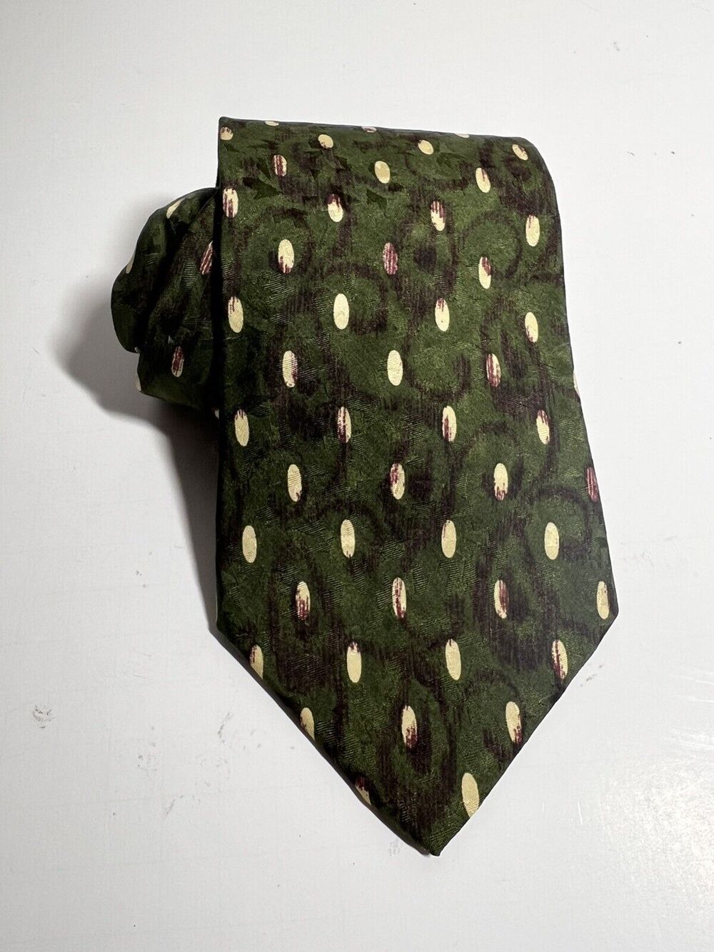 VINTAGE Burberry EUC Green Printed 100% Silk Tie 56" x 3.75"